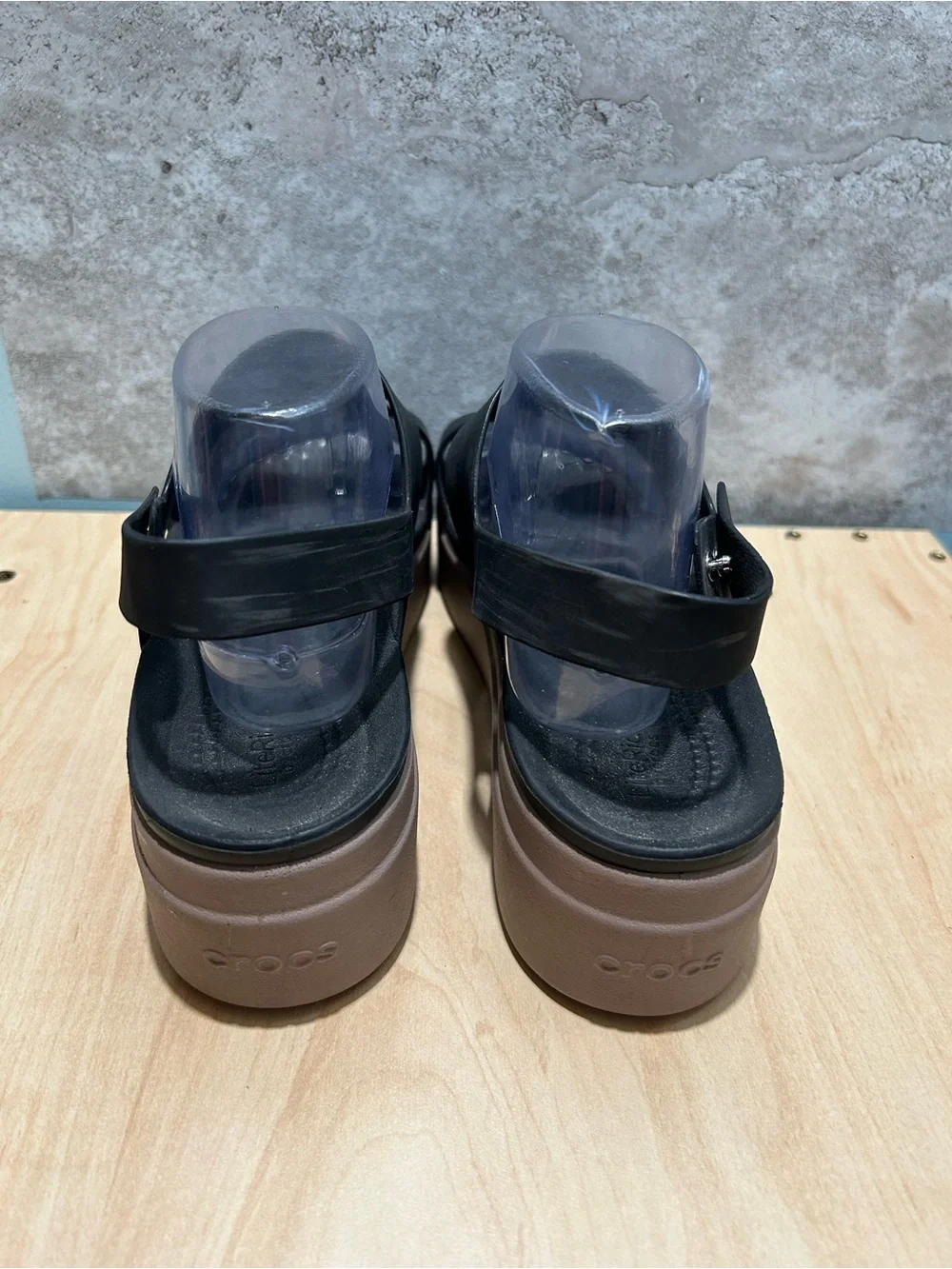 Crocs Brooklyn Low Wedge Sandals women’s size 11